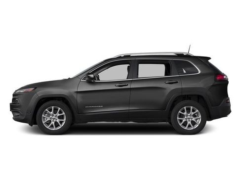 Used 2016 Jeep Cherokee Latitude w/ Comfort/Convenience Group AWD/4WD image 3