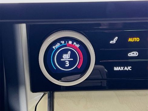 Used 2023 Land Rover Range Rover SV image 21