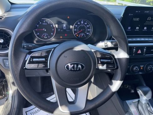 Used 2020 Kia Forte LXS image 9