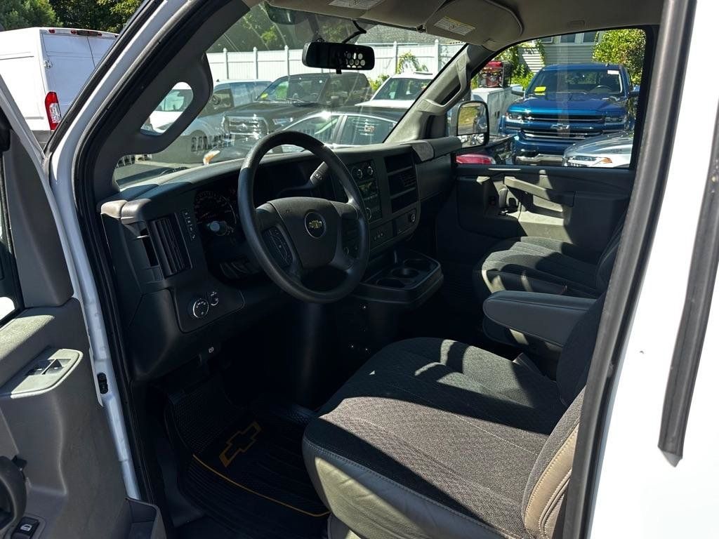 Used 2019 Chevrolet Express 2500 w/ Driver Convenience Package RWD image 13