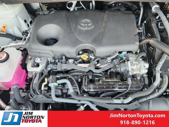 Used 2026 Toyota Sienna XLE FWD image 31