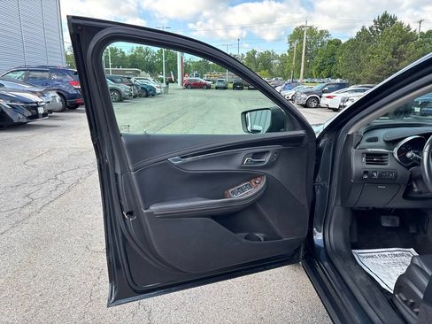Used 2014 Chevrolet Impala LT w/ Convenience Package FWD image 16