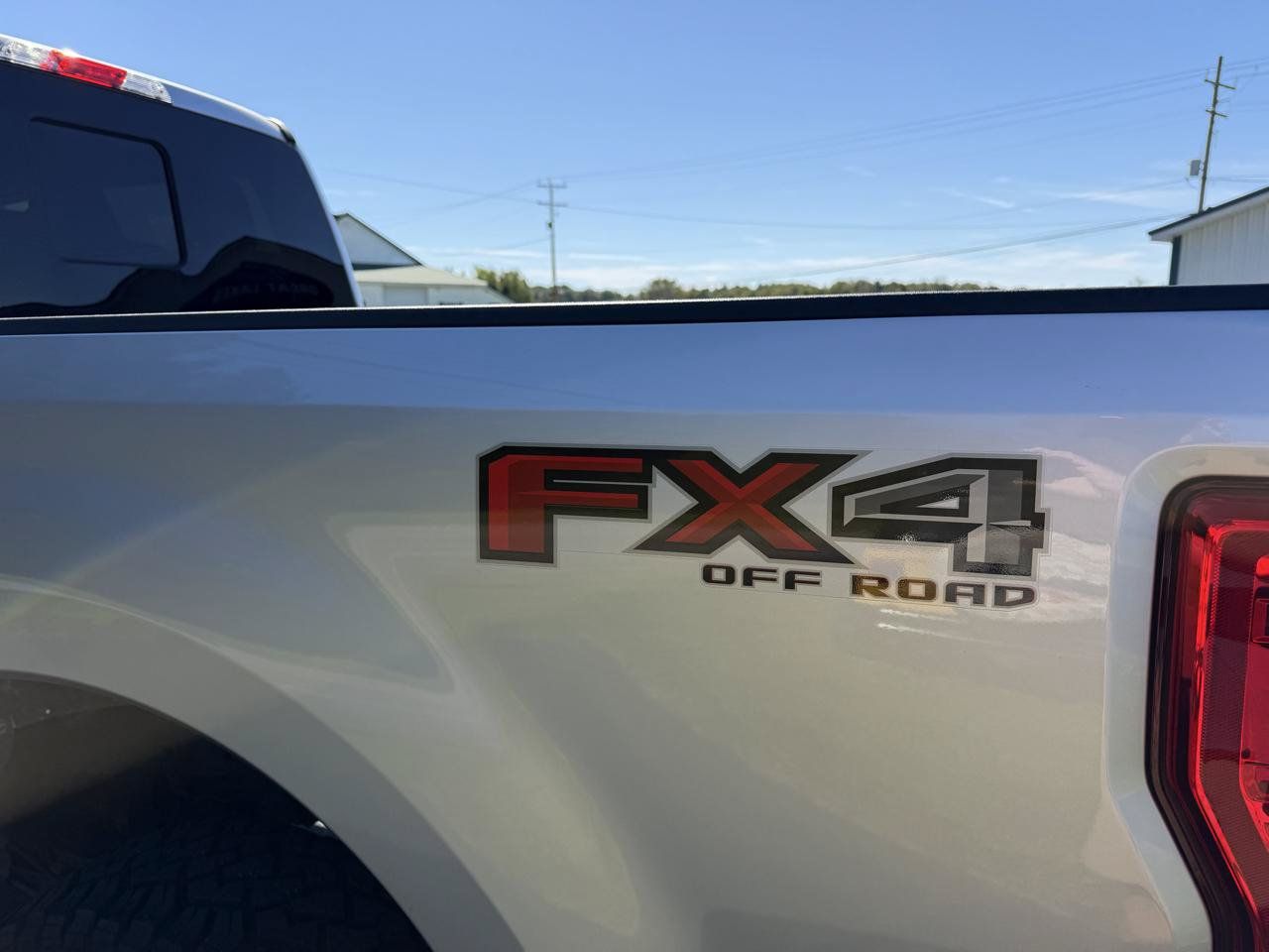 Used 2017 Ford F250 XLT w/ XLT Premium Package AWD/4WD image 16