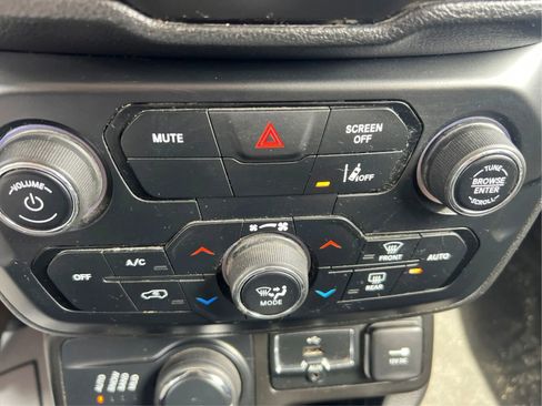 Used 2021 Jeep Renegade Sport AWD/4WD image 28