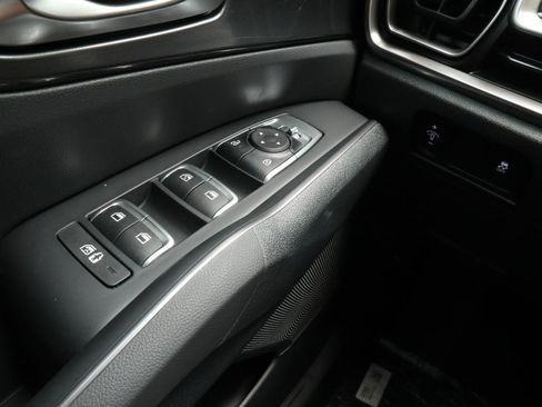 New 2025 Kia Sorento LX FWD image 12