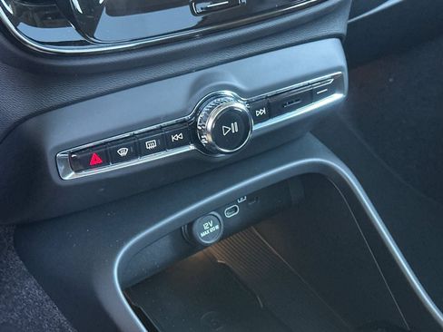 New 2026 Volvo XC40 B5 Ultra w/ Climate Package AWD/4WD image 21