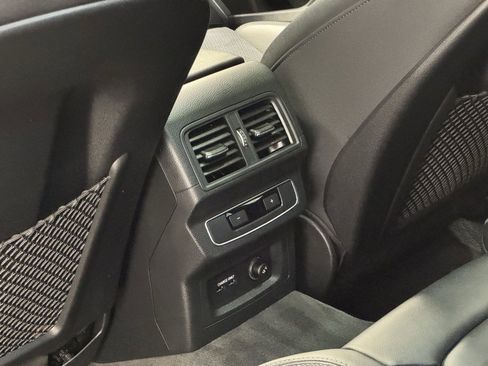 Used 2022 Audi SQ5 Premium image 22