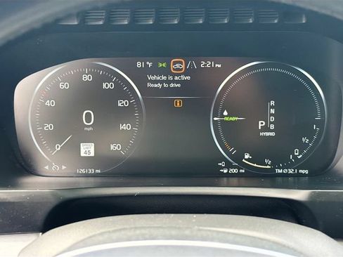 Used 2016 Volvo XC90 T8 Momentum w/ Vision Package AWD/4WD image 13