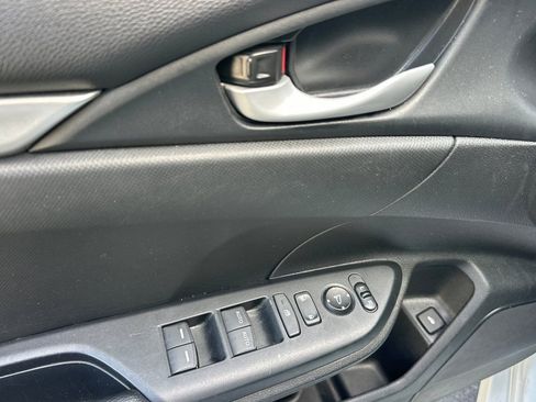 Used 2020 Honda Civic Sport image 12