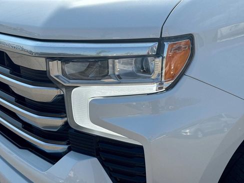 Used 2024 Chevrolet Silverado 1500 High Country w/ High Country Premium Package AWD/4WD image 10
