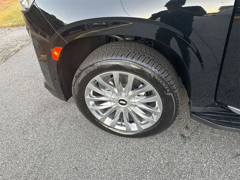 Used 2024 Cadillac Escalade ESV Premium Luxury w/ Performance Package image 12