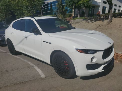 Used 2021 Maserati Levante S AWD/4WD image 1