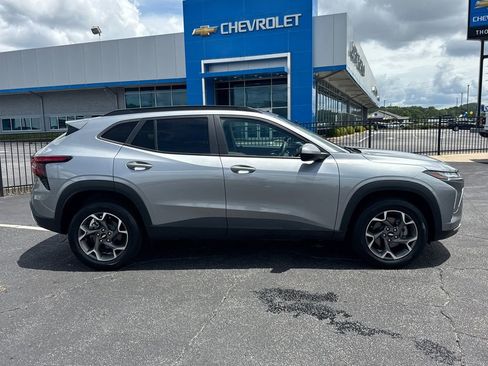 Used 2024 Chevrolet Trax LT FWD image 5