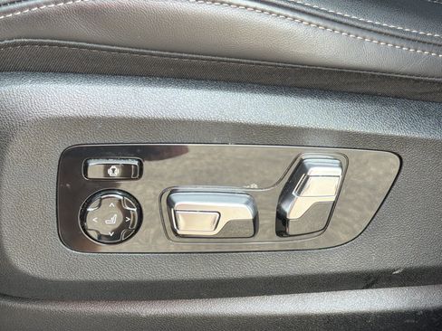Used 2025 BMW X7 xDrive40i AWD/4WD image 27