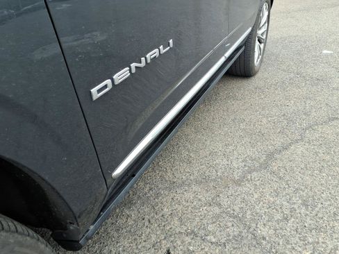 Used 2022 GMC Yukon Denali w/ Denali Premium Package AWD/4WD image 37