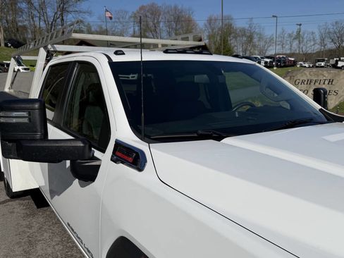 Used 2023 GMC Sierra 3500 Pro w/ Convenience Package image 23