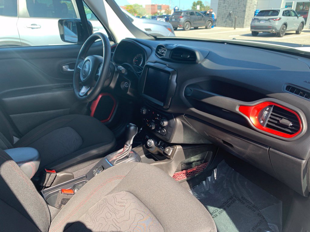 Used 2023 Jeep Renegade Trailhawk AWD/4WD image 23
