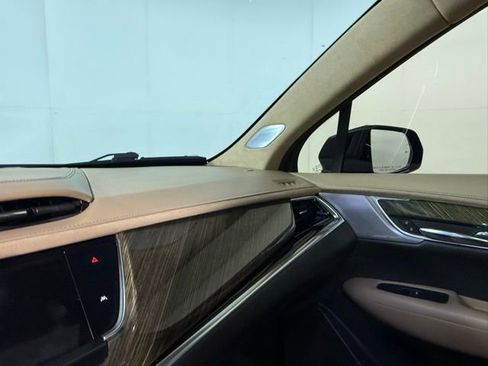 Used 2021 Cadillac XT6 Sport w/ Platinum Package image 20