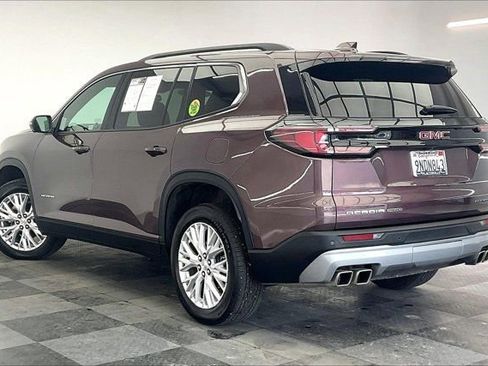 Used 2024 GMC Acadia Elevation w/ Luxury Package AWD/4WD image 10