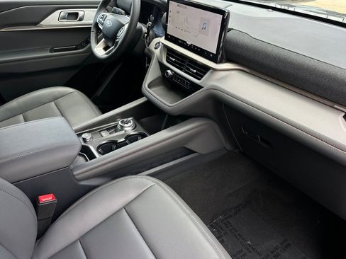 New 2026 Ford Explorer Active w/ Active Comfort Package RWD image 16