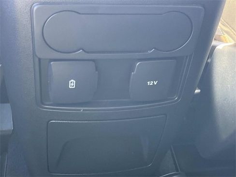 Used 2023 Ford Explorer XLT image 18