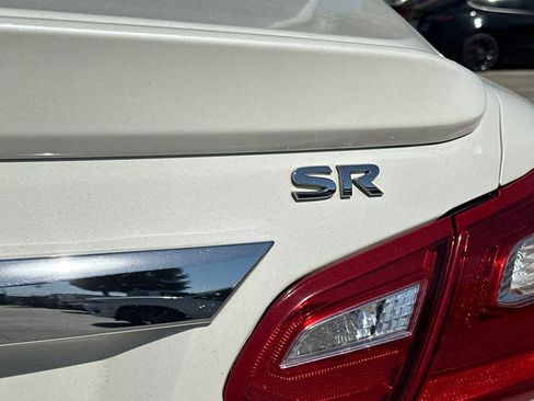 Used 2016 Nissan Altima 2.5 SR w/ LED Appearance Package image 15