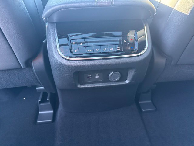 Used 2025 Nissan Armada Platinum AWD/4WD image 24