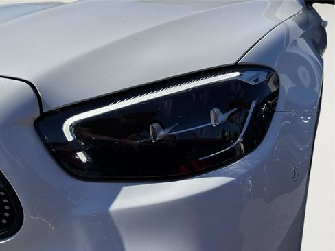 Used 2022 Mercedes-Benz E 350 4MATIC Sedan w/ AMG Line Exterior image 10