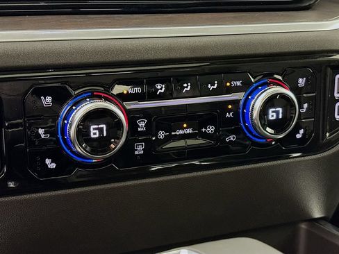 New 2026 GMC Sierra 1500 SLT AWD/4WD image 16