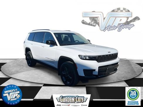 Used 2025 Jeep Grand Cherokee L Altitude image 1