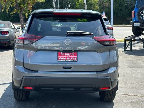 Used 2026 Nissan Rogue SV FWD image 6