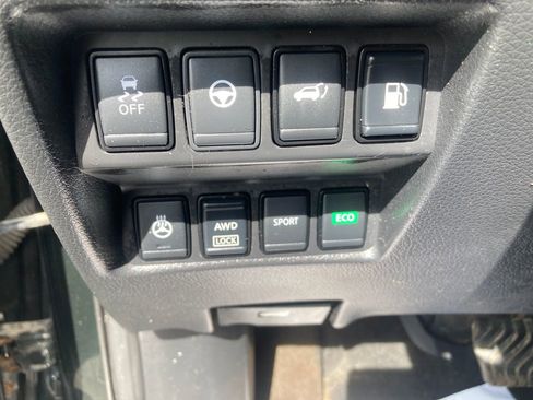 Used 2019 Nissan Rogue SV w/ Sun & Sound Touring Package AWD/4WD image 39