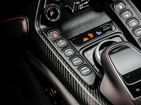 Used 2023 Aston Martin V12 Vantage RWD image 67