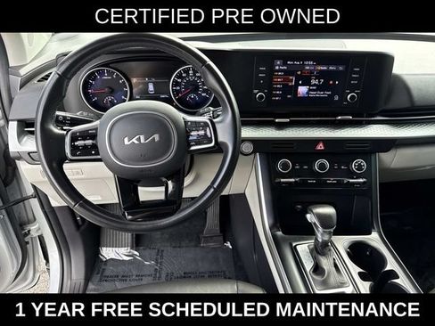Used 2022 Kia Carnival LX FWD image 16