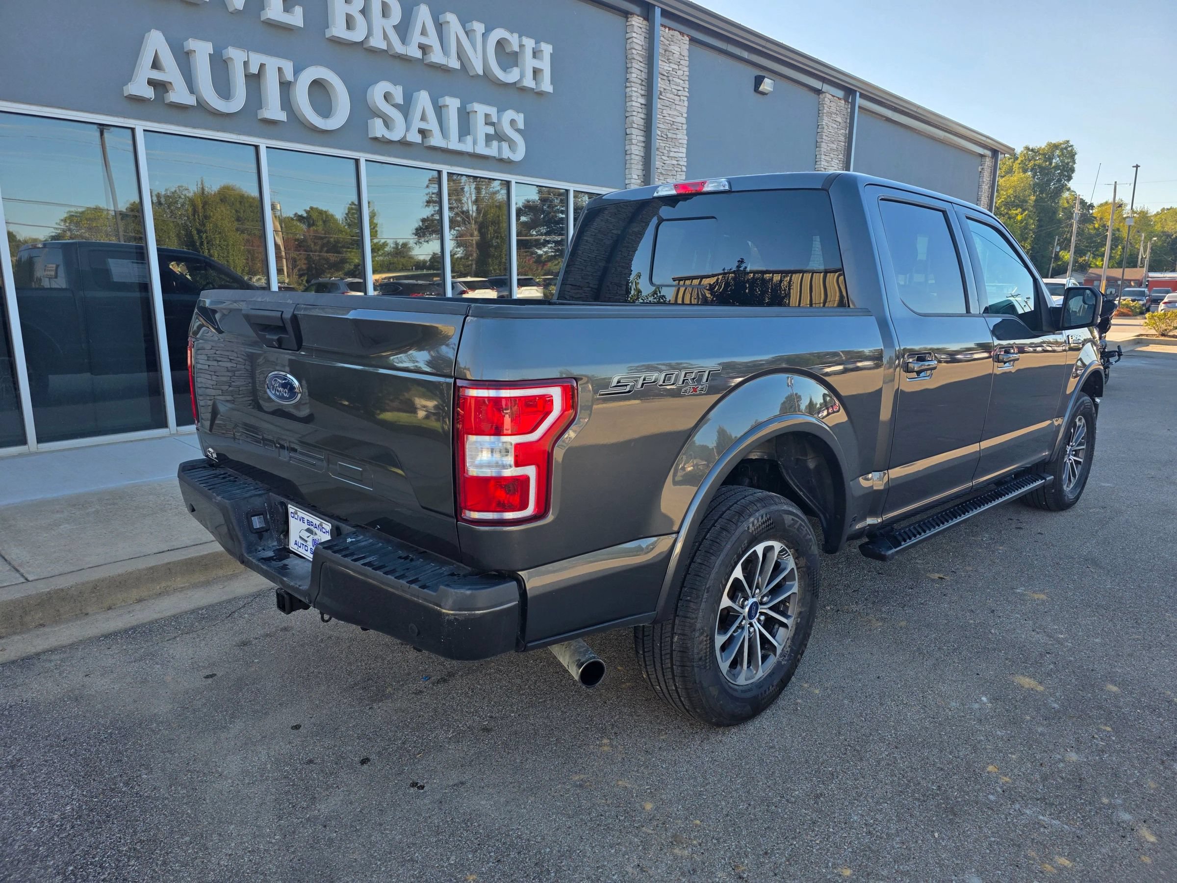 Used 2020 Ford F150 XLT w/ Equipment Group 302A Luxury AWD/4WD image 2