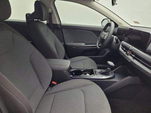 Used 2025 Kia K4 FWD image 21