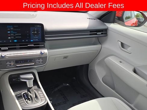 Used 2024 Hyundai Kona SEL FWD image 12