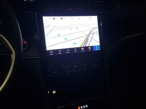 Used 2025 Jeep Grand Cherokee L Limited image 26