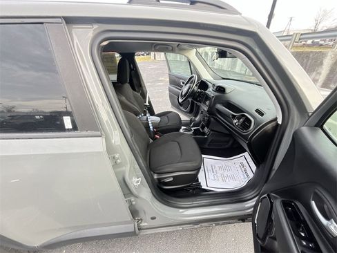 Used 2020 Jeep Renegade Altitude image 23