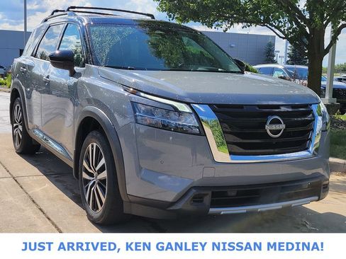Used 2023 Nissan Pathfinder Platinum AWD/4WD image 1