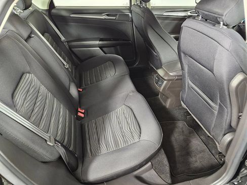 Used 2016 Ford Fusion SE FWD image 13
