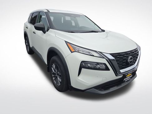 Used 2023 Nissan Rogue S image 1