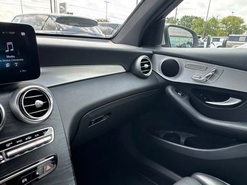 Used 2022 Mercedes-Benz GLC 300 image 40