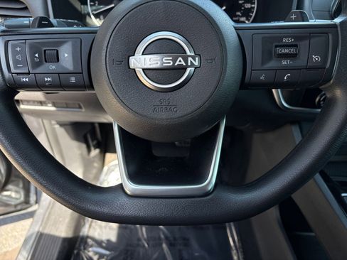 Used 2023 Nissan Rogue S FWD image 28