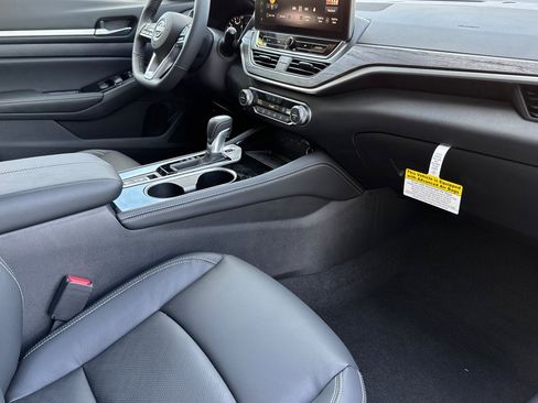 New 2025 Nissan Altima 2.5 SL image 12