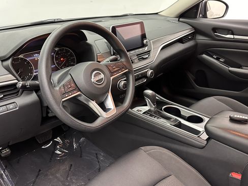 Used 2023 Nissan Altima 2.5 SV image 8