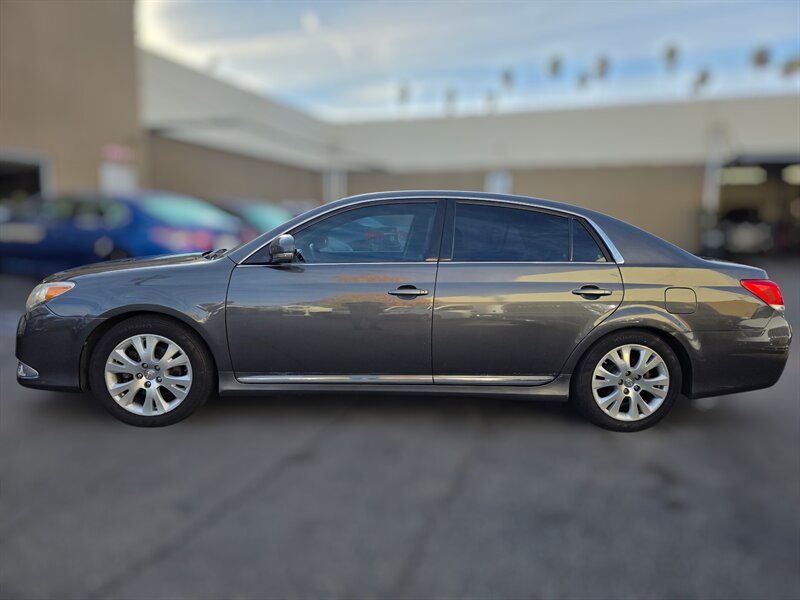 Used 2012 Toyota Avalon FWD image 4