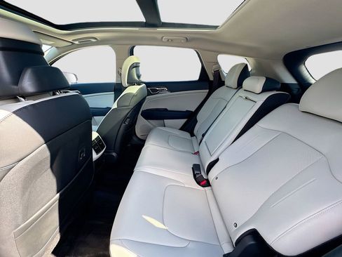 Certified 2025 Kia Sportage EX w/ EX Premium Package image 28