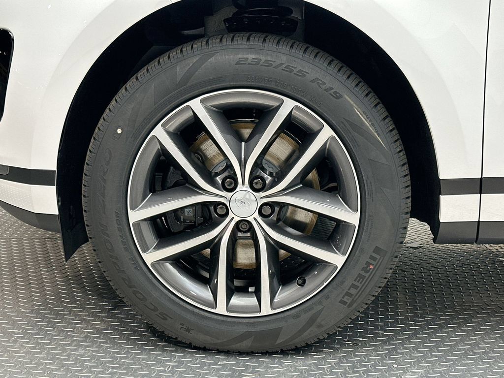 Certified 2026 Land Rover Range Rover Evoque S AWD/4WD image 5