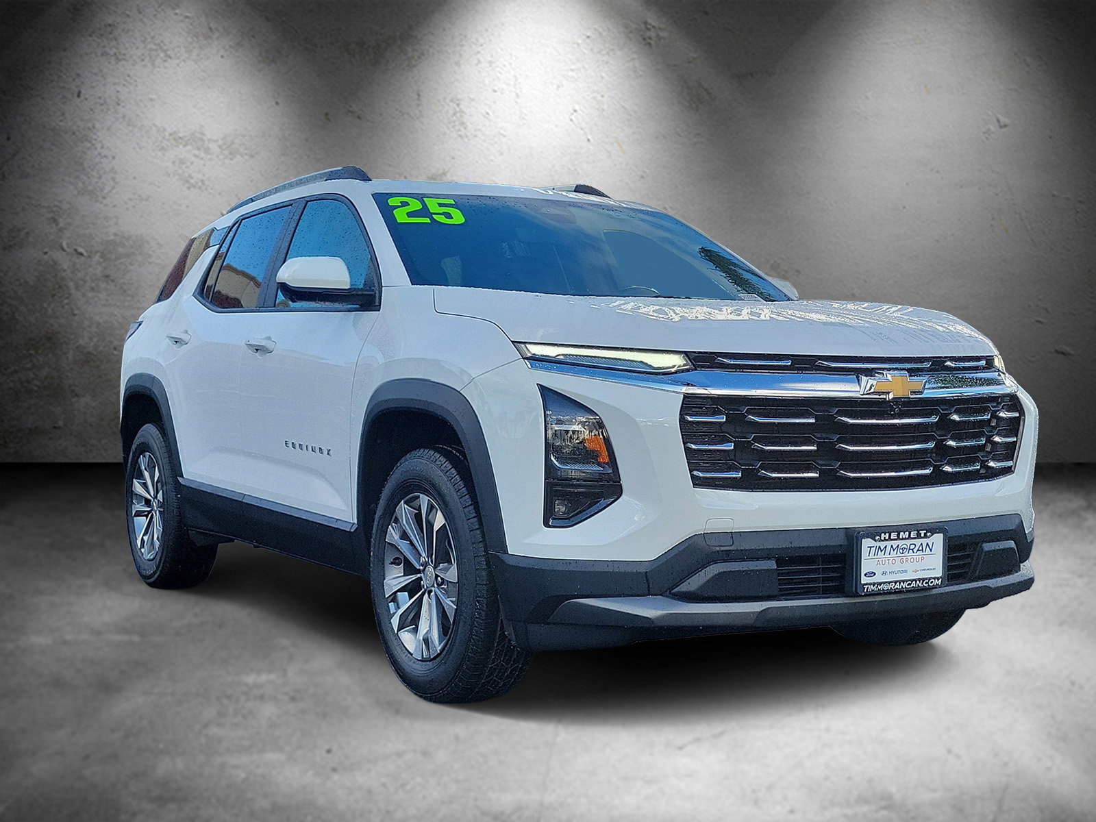 Used 2025 Chevrolet Equinox LT w/ Convenience Package II FWD image 2